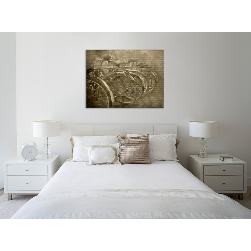« bicyclettes » par kimberly allen, reproduction de photo sur toile tendue, H 15 po x l 20 po x P 1,5 po