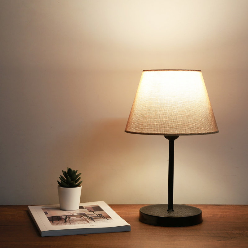 Lampe de table moderne avec design 100% métal, beige et noir, 14 po x 8,3 po | Capuchon en tissu, base en plastique, 36 pouces de hauteur | Câble de 150 cm, douille E27 (40 W maximum) | Décoration scandinave élégante et originale