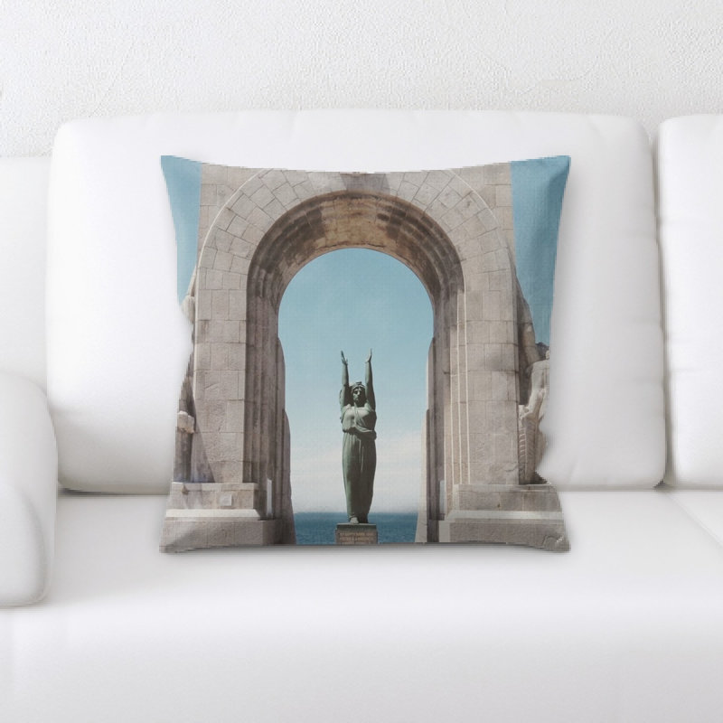 Coussin statue