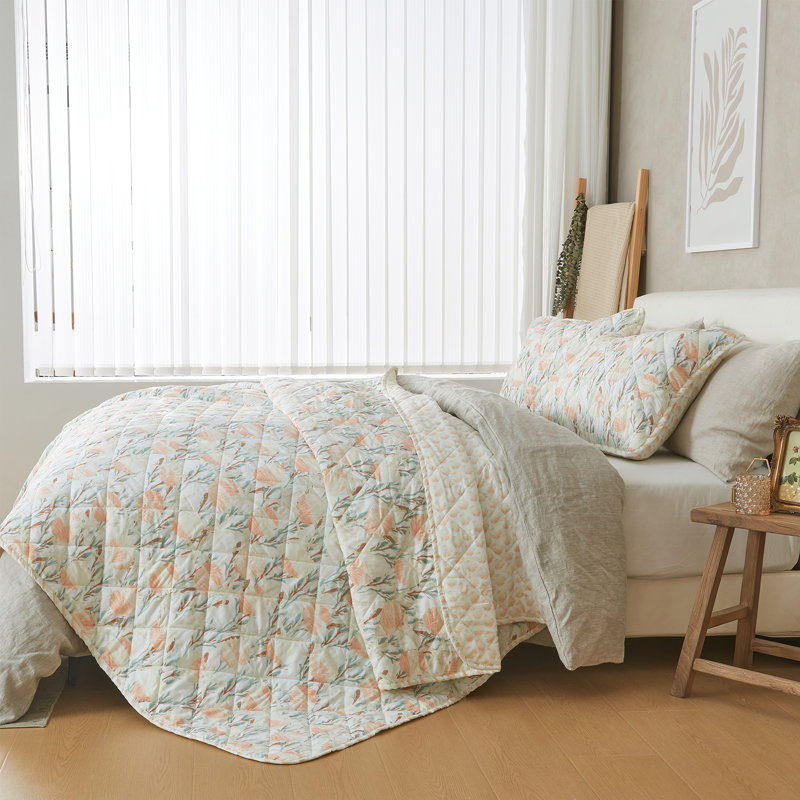 Twin Peach Shells Reversible Microfiber Quilt Set