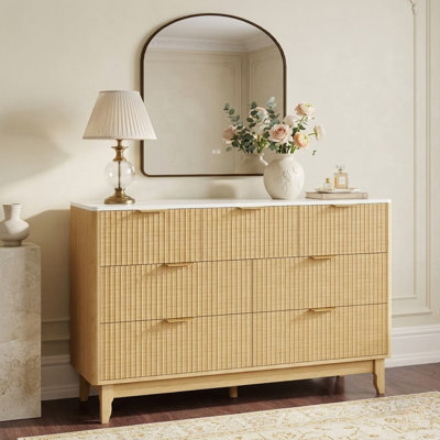 Commode double 51 po à 7 tiroirs, chêne naturel cannelé avec plateau en faux marbre