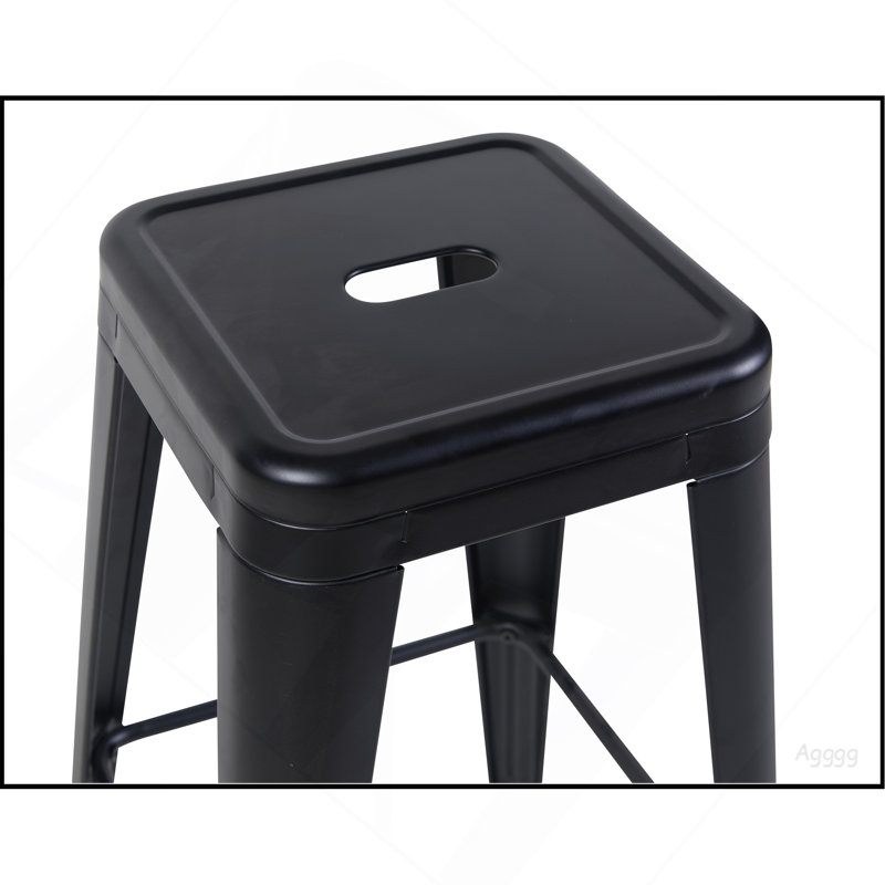 Tabouret à hauteur de comptoir 24 po, ensemble de 2 tabourets de bar en métal sans dossier, empilable, amovible et facile à assembler, peu encombrant pour îlot de cuisine / bar / café / salle à manger (argent)