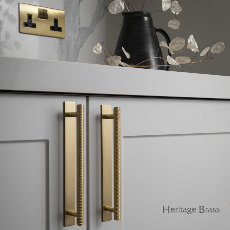 Heritage Brass Heritage Cabinet Pull Knurled Design with Plate, Antique Brass, 16cm