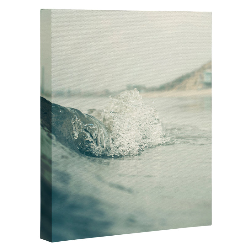 «Ocean Wave» par Bree Madden, reproduction de photo sur toile tendue, H 20 po x l 16 po x P 1 po