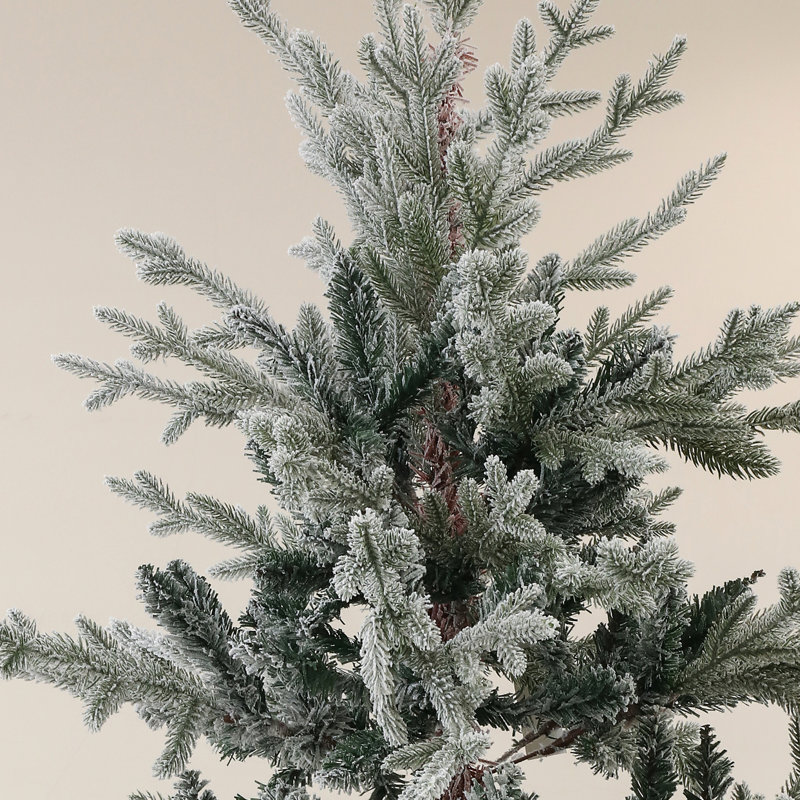 Arbre de Noël artificiel pin nordique 9 pi avec pointes enneigées, support en métal à assemblage rapide, support pliable, bureau à domicile