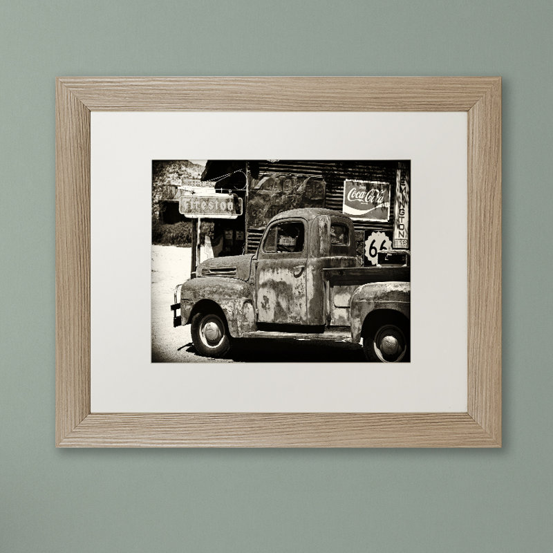 Camion américain, reproduction de photo encadrée, H 16 po x l 20 po x P 0,5 po, Cadre noir, Noir