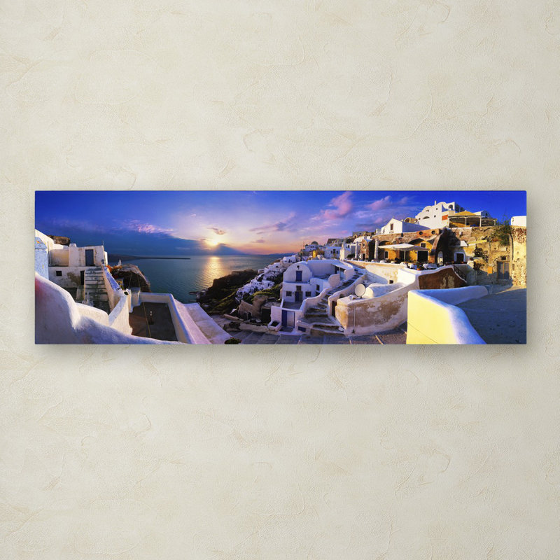 «Santorini Sunset» par John Xiong - reproduction de photo sur toile, H 10 po x l 32 po x P 2 po