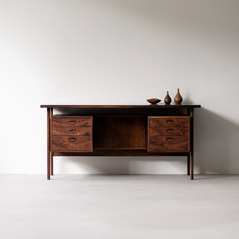 Bureau de style rétro