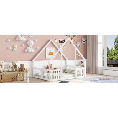 White Floor Bed With House-Shaped Design And Guardrail Fence - Built Pine For A Relaxing Night's Rest Roof Guardrails Constructed From Wood Sleep