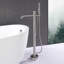 Robinet de baignoire autoportant 34 po à poignée simple moderne en acier inoxydable avec douche à main 34 po-134381398