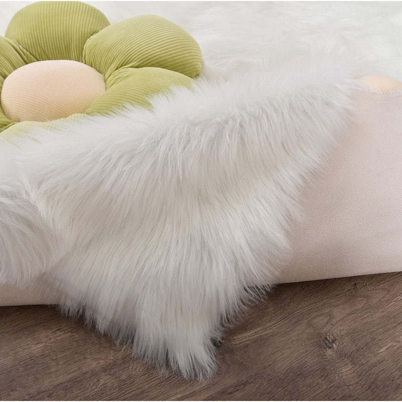 Faux Fur Indoor Rug, White, Rectangle 4' x 6'