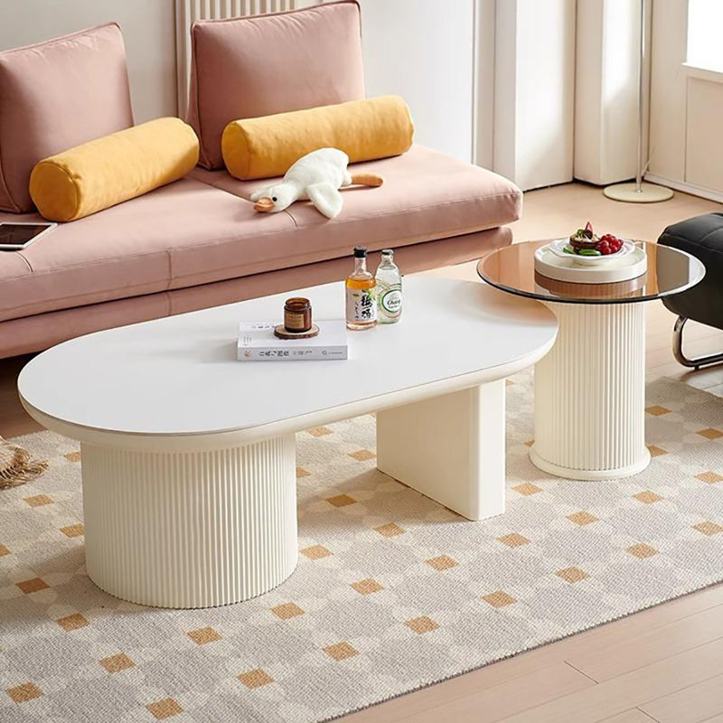 Combinaison de tables de bout crème et vent crème