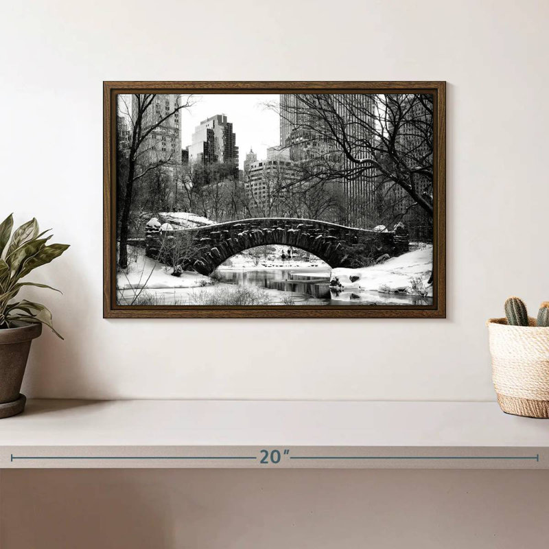 Central Park BW, 13 po x 9 po, Cadre flottant noyer