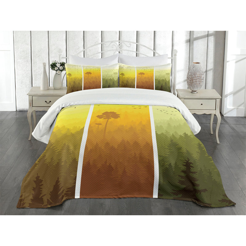 Queen White Quilted Bedspread Set with Pillow Shams