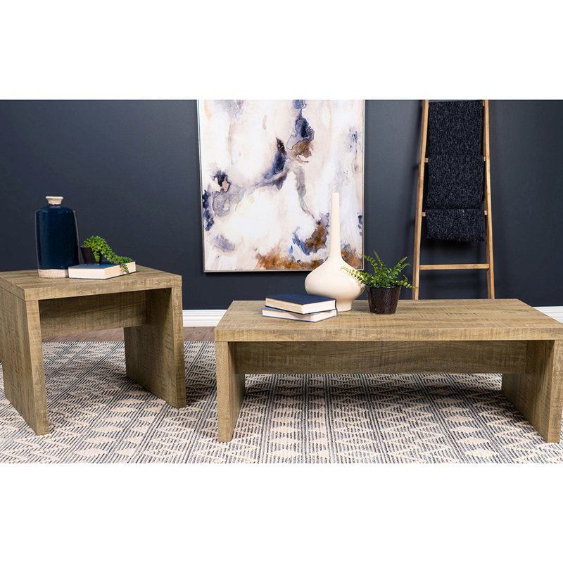 Table basse rectangulaire en bois d'ingénierie, finition Mango, idéale pour servir des boissons et des collations au salon. Hauteur : 41,4 cm, largeur : 123,4 cm, profondeur : 59,7 cm. Polyvalente, elle s'intègre dans différentes pièces.