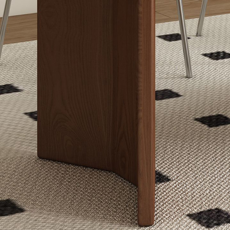 Table de salle à manger ovale avec pieds arqués
