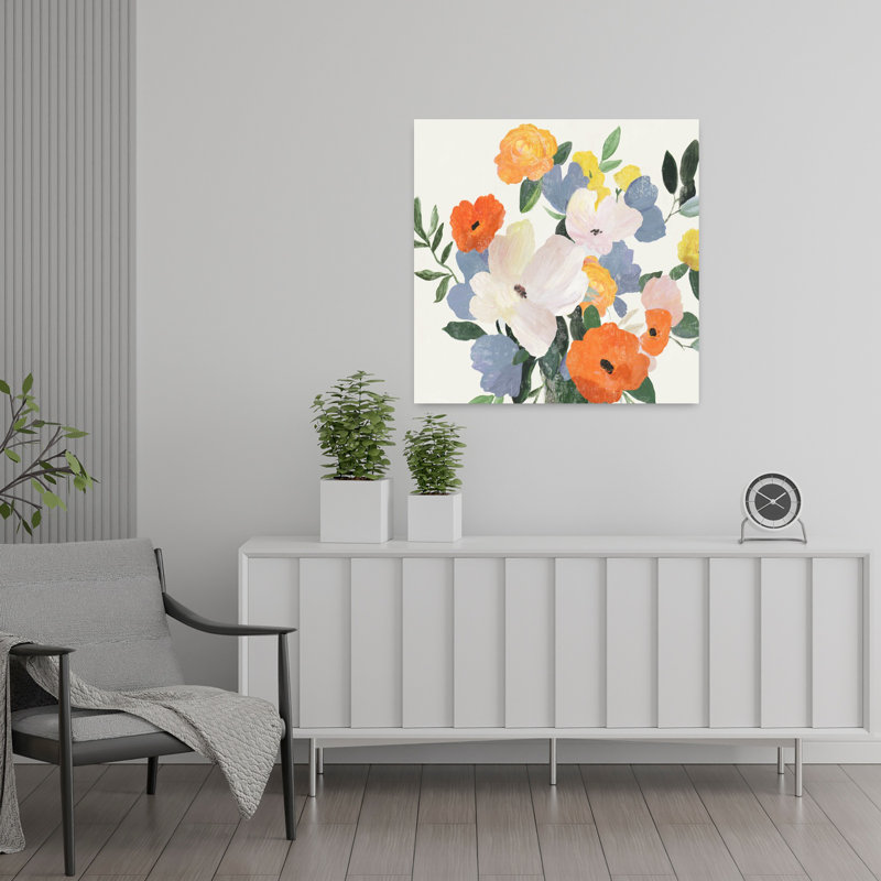 Florals In Vase II, H 24 po x l 24 po