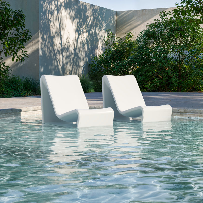Loop Outdoor Lounge Chair, Highcloud White