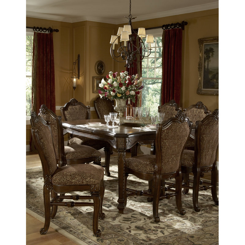 Windsor Court Dining Table