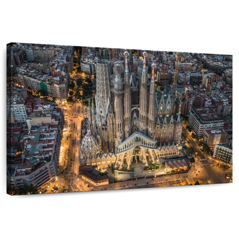 Lilie Sagrada Familia la nuit, H 34 po x l 51 po