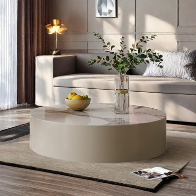 Table basse écologique avec peinture en aérosol