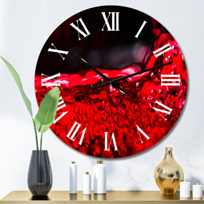 Vin rouge sur fond noir - Horloge ronde en métal
