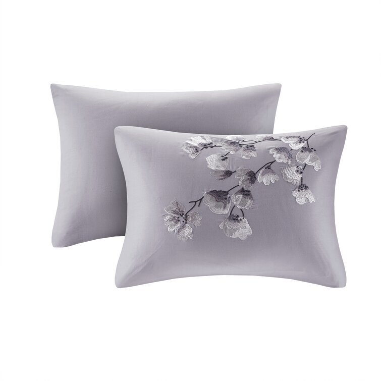 https://assets.wfcdn.com/im/31027733/resize-h755-w755%5Ecompr-r85/1352/135236224/Lilac+3+Piece+Comforter+Set.jpg