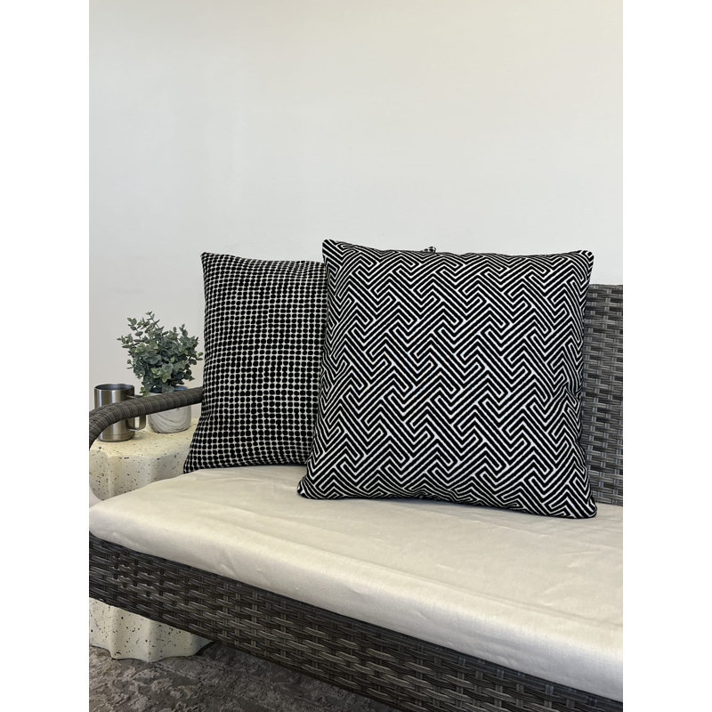 Coussin intérieur / extérieur Destinnie, Pois noirs, 22" x 22"