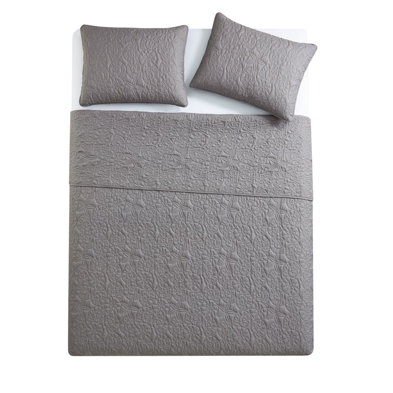 Gray Full Microfiber Coastal Quilt Set with Seashell Pattern