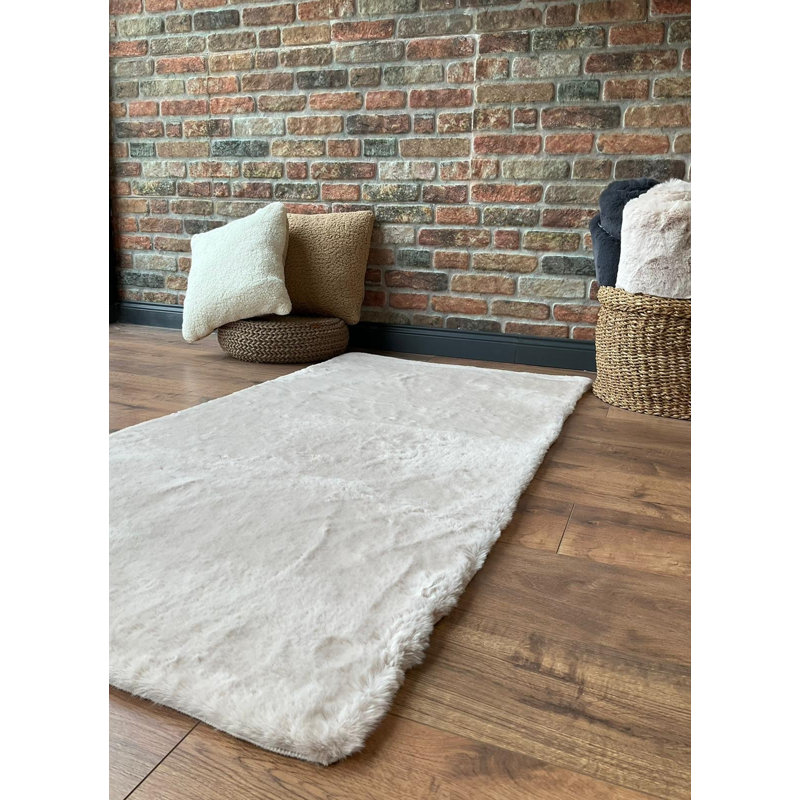 Tapis doux et durable Guiseppe (2,5 x 3,3 pi), beige, 100% polyester | Épaisseur totale: 2,0 pouces, 600 g / m² | Antibactérien, lavable à la machine à 86 ° F | Parfait pour le salon, la chambre à coucher et les aires de jeux, élégant et fonctionnel