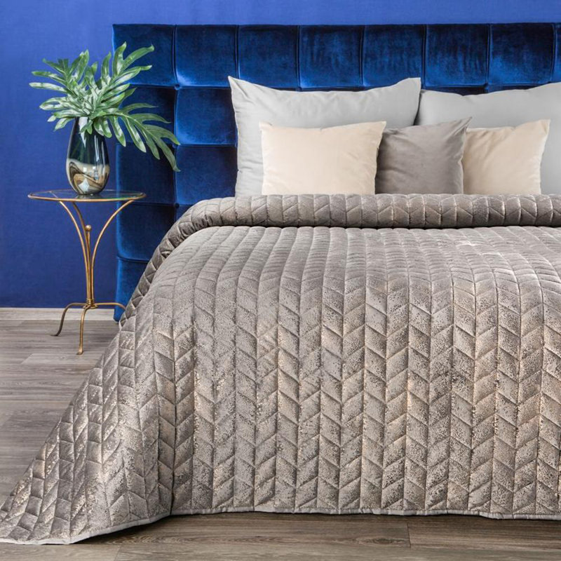 Janini No Pattern Bedspread