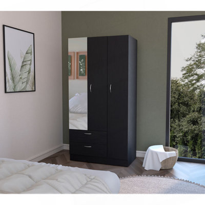 Armoire Haddam, Bedroom by Latitude Run
