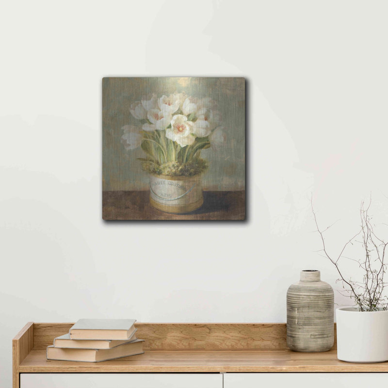 «Hatbox Tulips» par Danhui Nai, H 12 po x l 12 po 