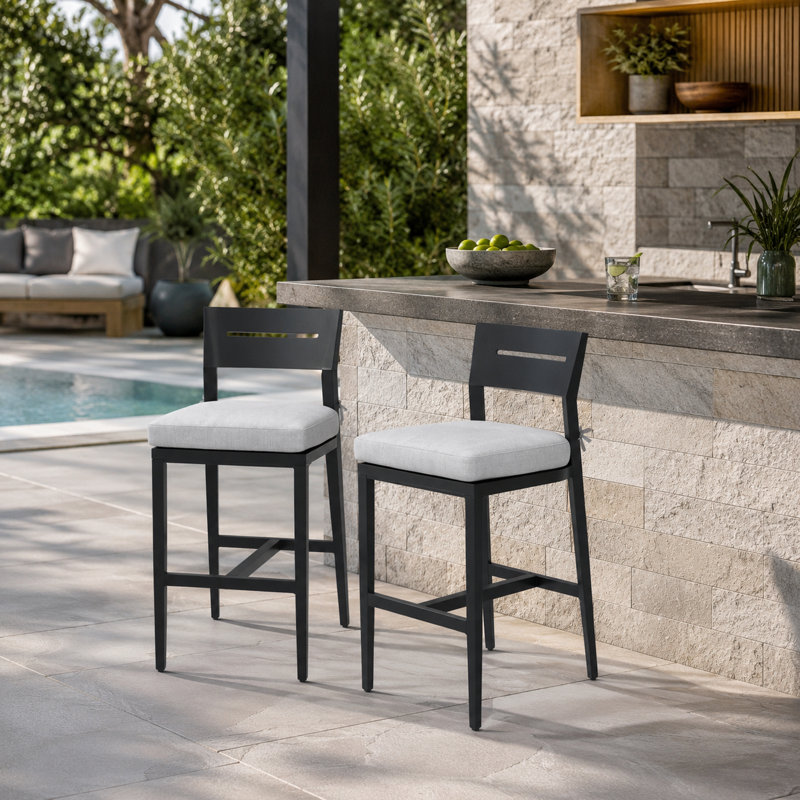 Ensemble de tabourets de bar d'extérieur modernes 2 pièces avec coussins Sunbrella VESano, structure en aluminium résistant à la rouille, dossier et repose-pieds ergonomiques