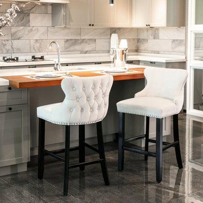 Bouton en velours beige avec pieds et garniture en bois, ornement rembourré pour bar, garniture en beige