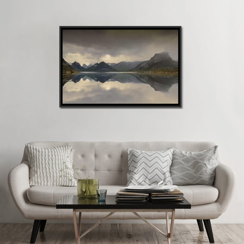 « the mirrored beauté », reproduction de photo sur toile tendue, H 32 po x l 48 po x P 1,5 po, Toile avec cadre noir
