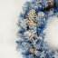 Ensemble de sapin de Noël artificiel pré-éclairé 4 pièces, guirlande, couronne et ensemble de 2 arbres d'entrée avec lumières DEL et arbre de Noël
