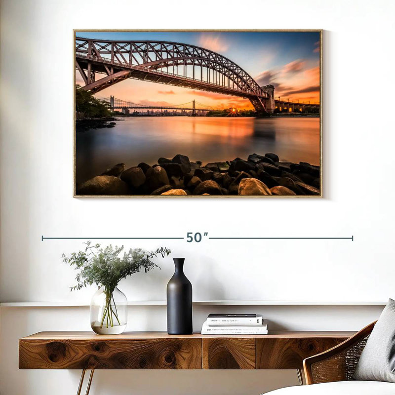 Pont Triboro au coucher du soleil, Cadre flottant en bois naturel, 40 po x 27 po