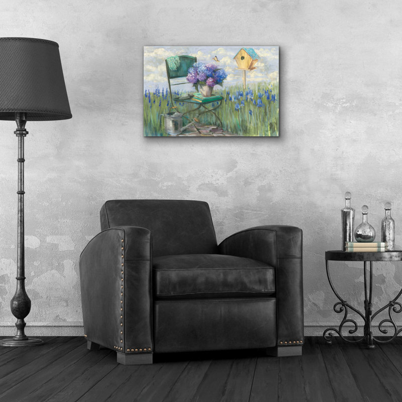 «Green Chair With Hydrangea» par Carol Rowan, verre acrylique Wal Art, H 16 po x l 24 po x P 0,2 po