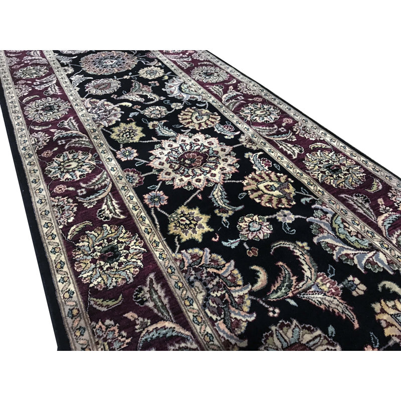 Wool Oriental Area Rug in Wine/Black/Beige/Green