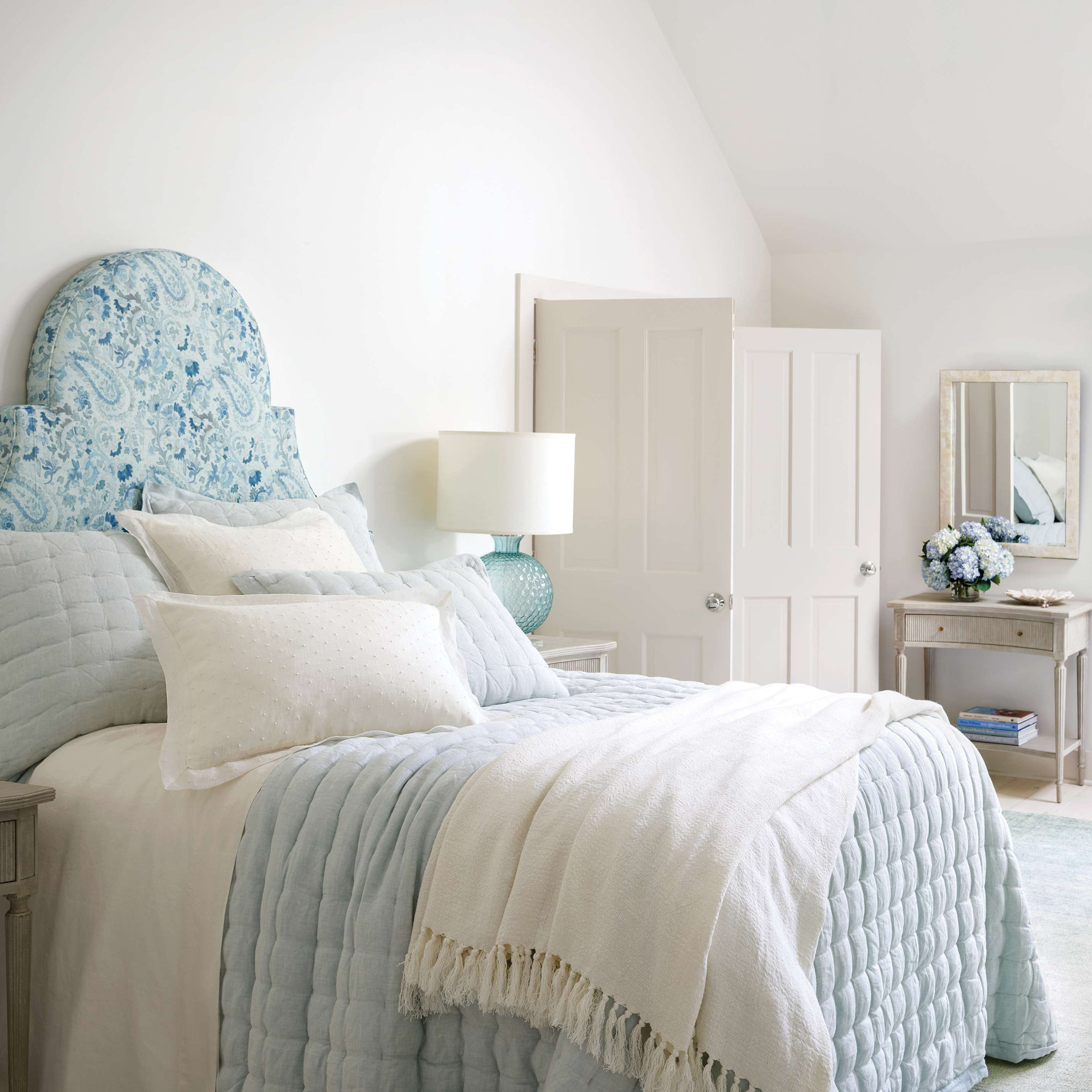 Lush Linen Puff Sham, King, Sky