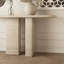 Console beige en pierre frittée