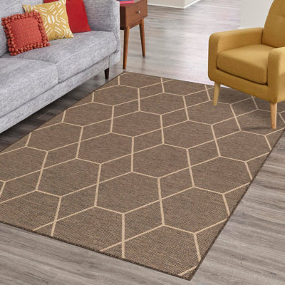 Tapis géométrique brun en polypropylène tissé à la machine Finbar
