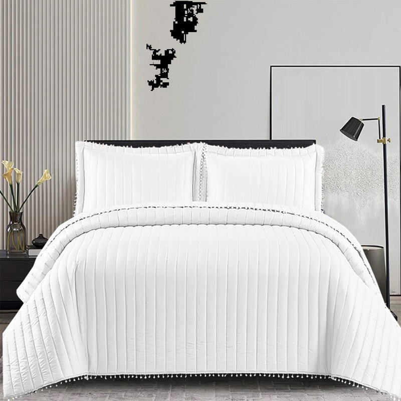 Microfiber / Polyester Bedspread with Pillow Shams, White, Double Bedspread + 2 Standard Shams