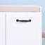 Banc de rangement en bois pour le vestibule avec coussin blanc