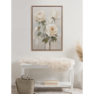 «Soft White Roses» par The Creative Bunch Studio, reproduction d'art sur toile encadrée