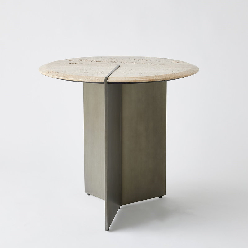 Table de bout en pierre, H 24 po x l 26 po x P 26 po
