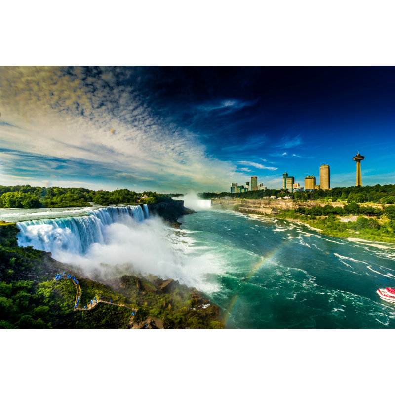 «The Mighty Niagara Falls» par Papiyabanerjee - photographie sur toile tendue, H 8 po x l 12 po
