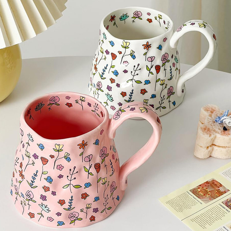 Grande tasse à café en céramique mignonne fleur avec grande poignée faite à la main, tasses irrégulières surdimensionnées de fantaisie 20 oz