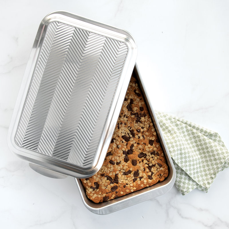 Nordic Ware 9x13 Aluminum Pan with Embossed Prism Lid